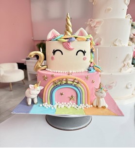 unicorn pasta, 1 yaş pastası, gökkuşağı temalı pasta,